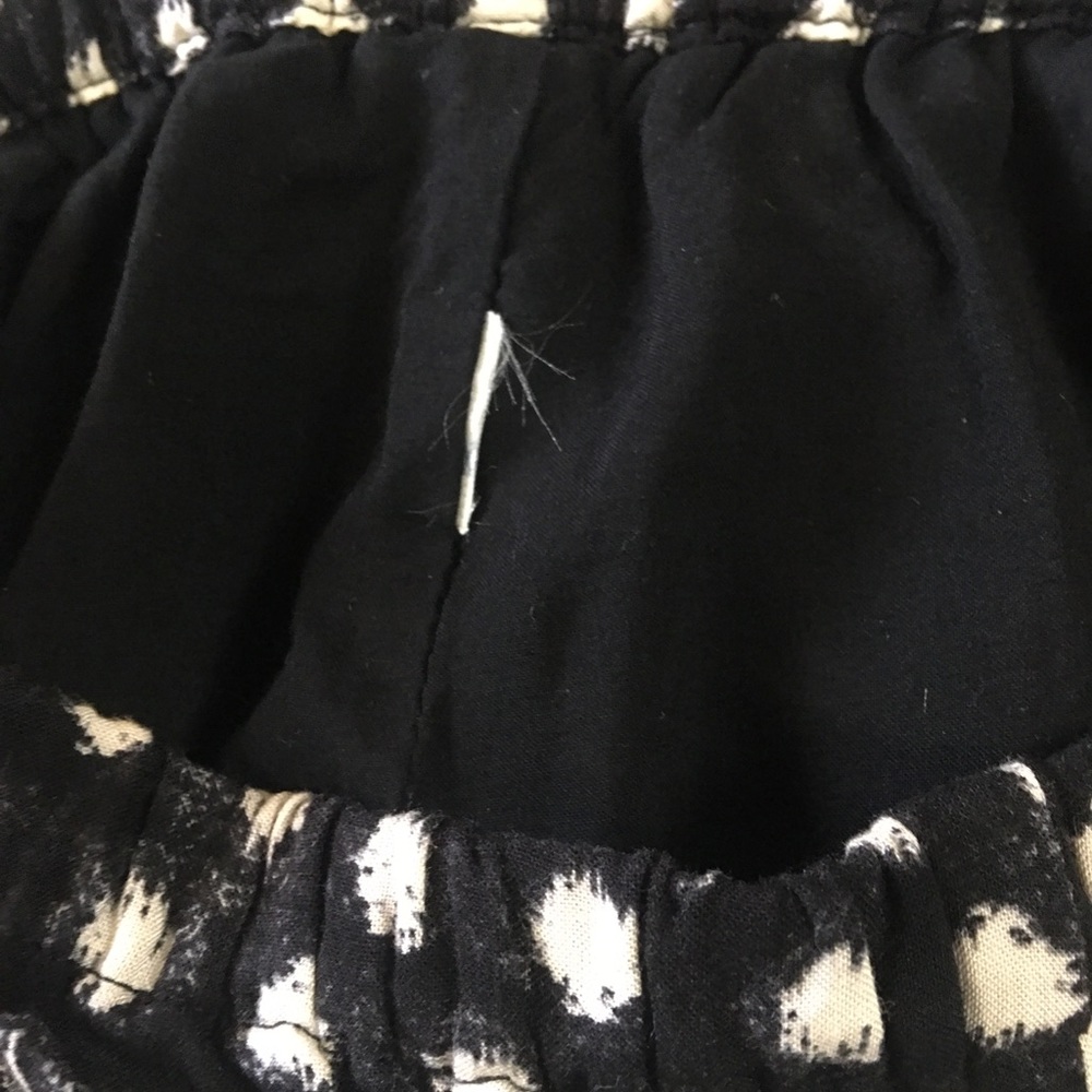 Black Skirt with polka dot design - Picture 6 of 6